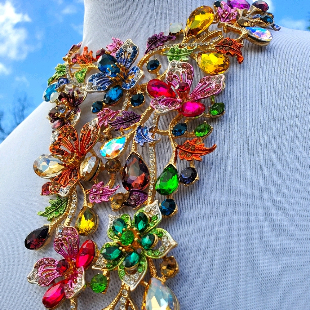 NWT Christian Siriano Crystal Bib Necklace - Picture 15 of 16